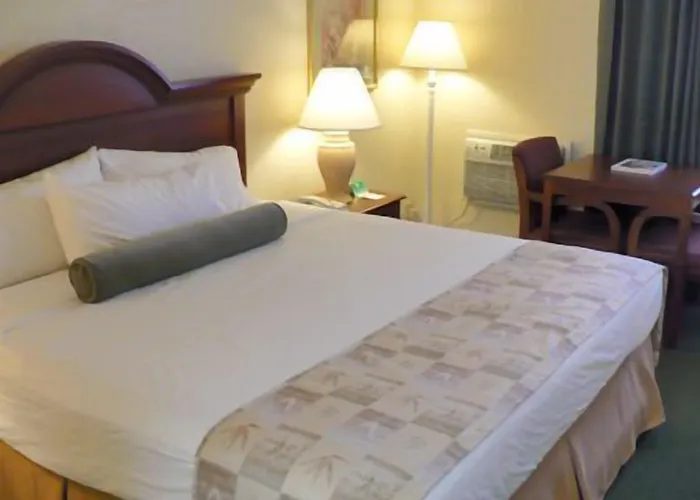 Baymont By Wyndham Sarasota
